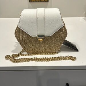 White leather and straw crossbody